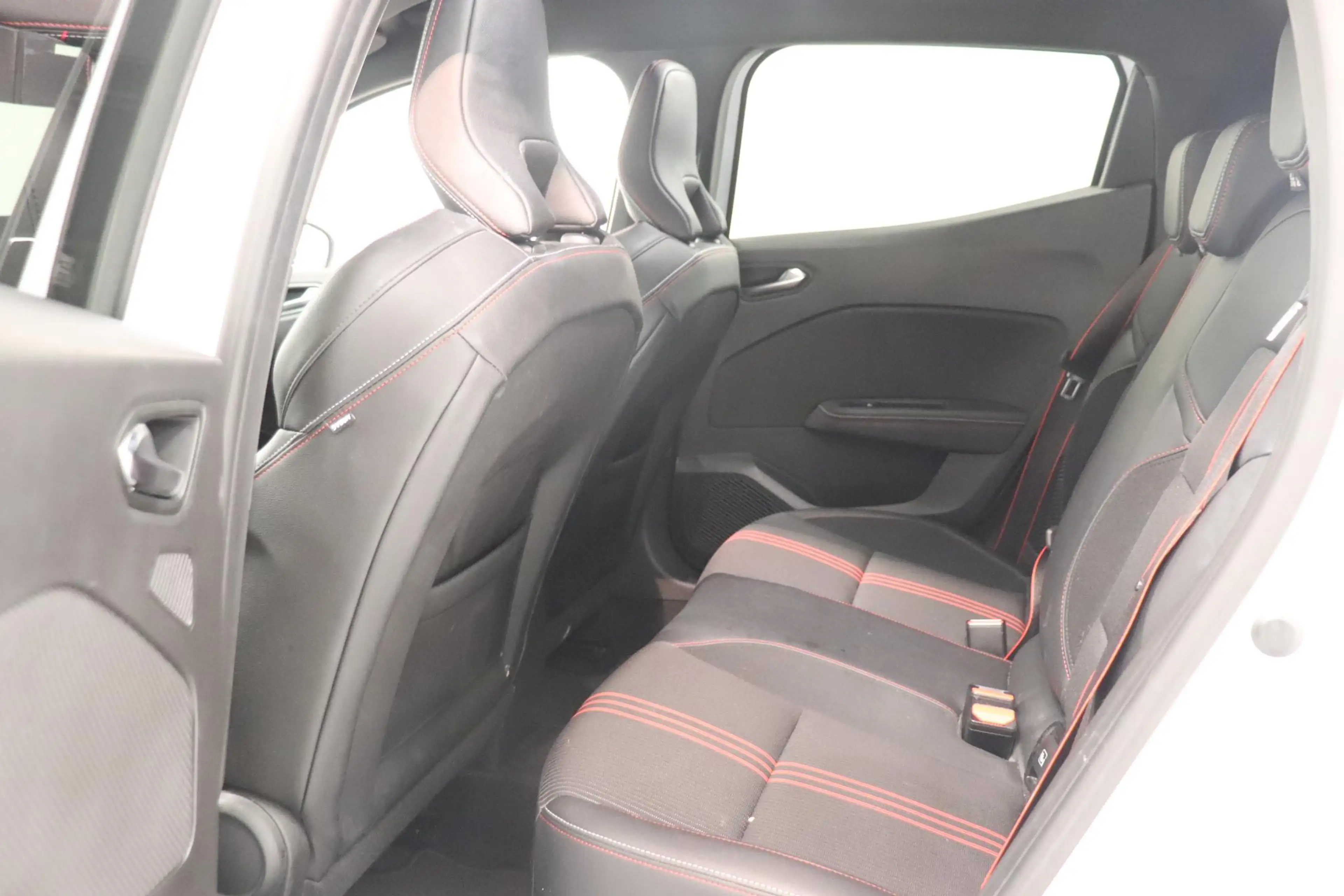 Renault Clio 1.6 E-Tech Hybrid 140 R.S. Line | 360° Camera | Sp — photo 32