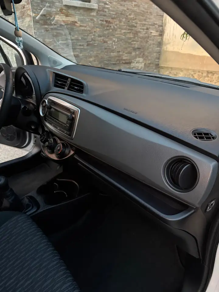 Toyota Yaris Yaris — photo 13