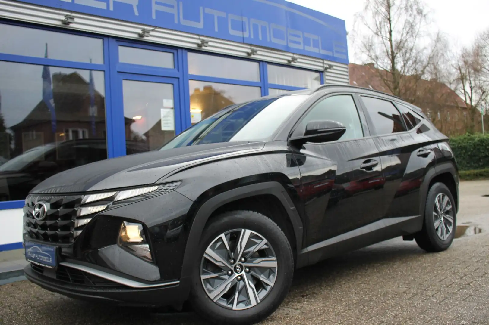 Hyundai TUCSON Essential 2WD AppCon/Kamera/Sitz-Lenkradh Schwarz - 1