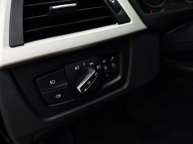 BMW 318 3-serie 318i Essential 136PK|Origineel NL|Face Lif — photo 13