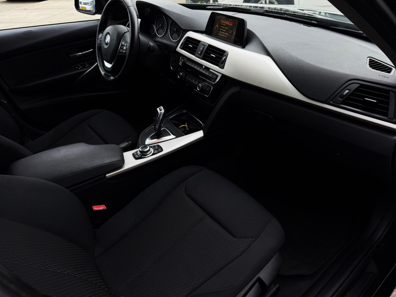BMW 318 3-serie 318i Essential 136PK|Origineel NL|Face Lif — photo 25