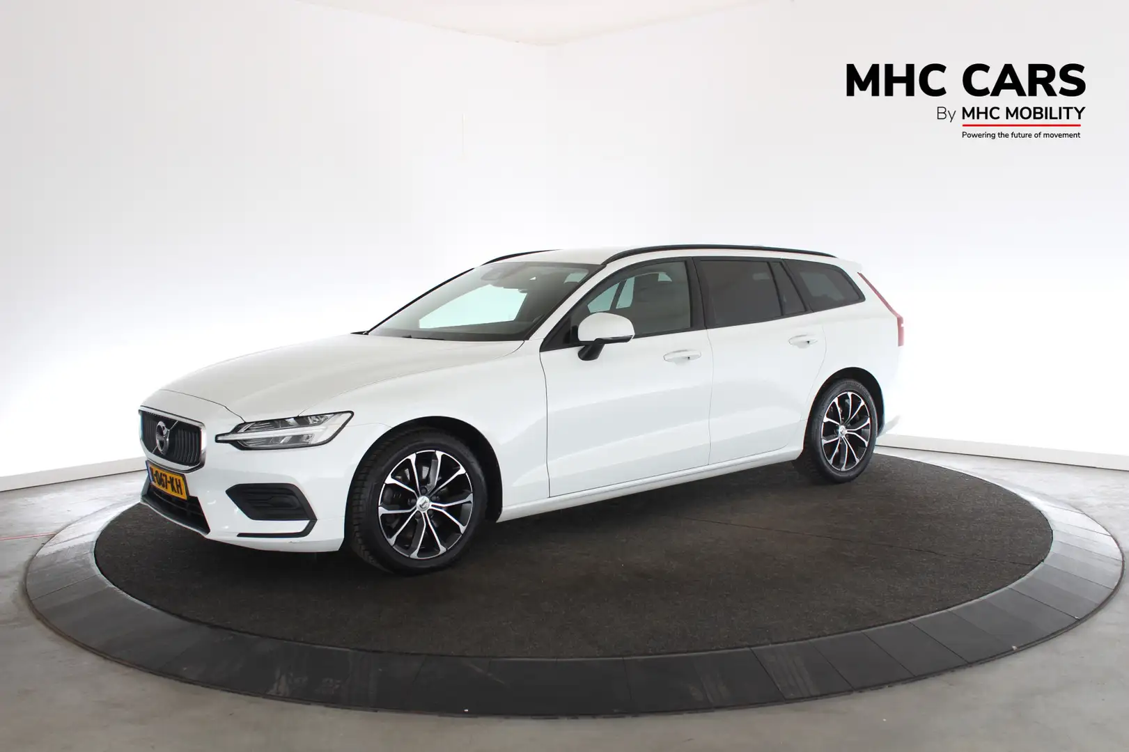 Volvo V60 B3 Automaat Momentum Advantage Wit - 1