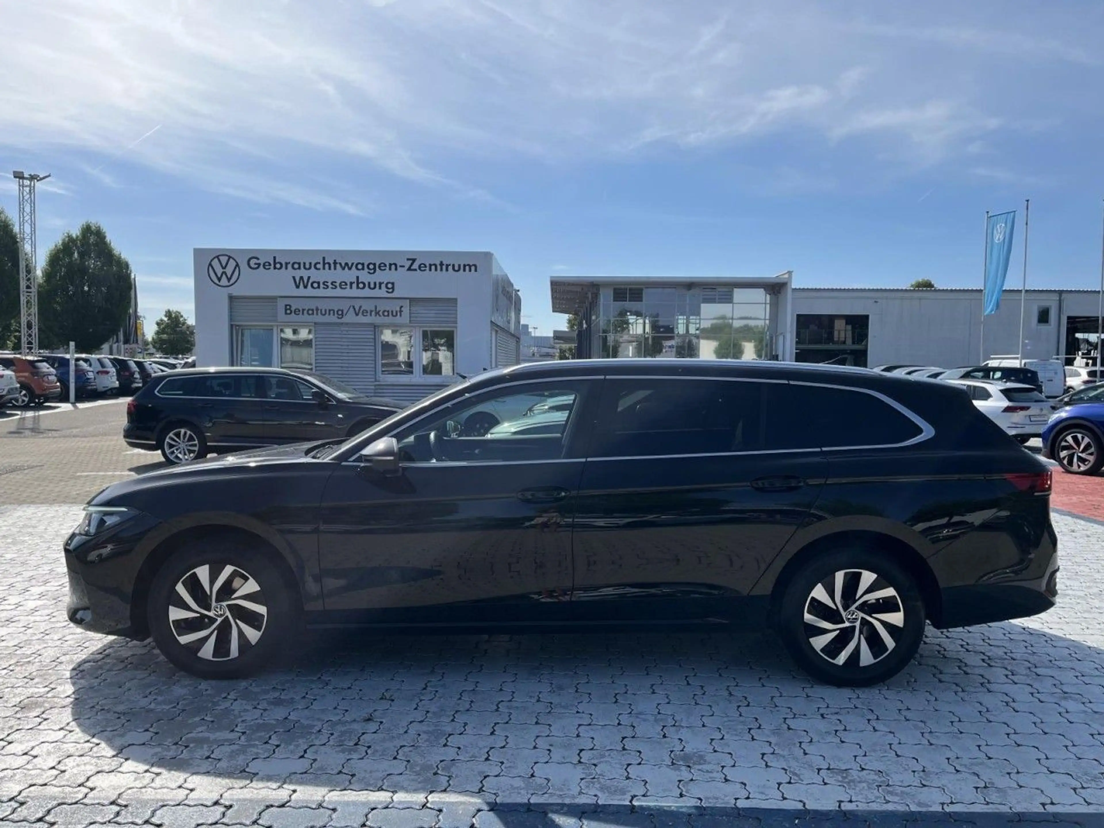 Volkswagen Passat Variant 2.0 TDI Business DSG (LED+NAVI+AH — photo 4