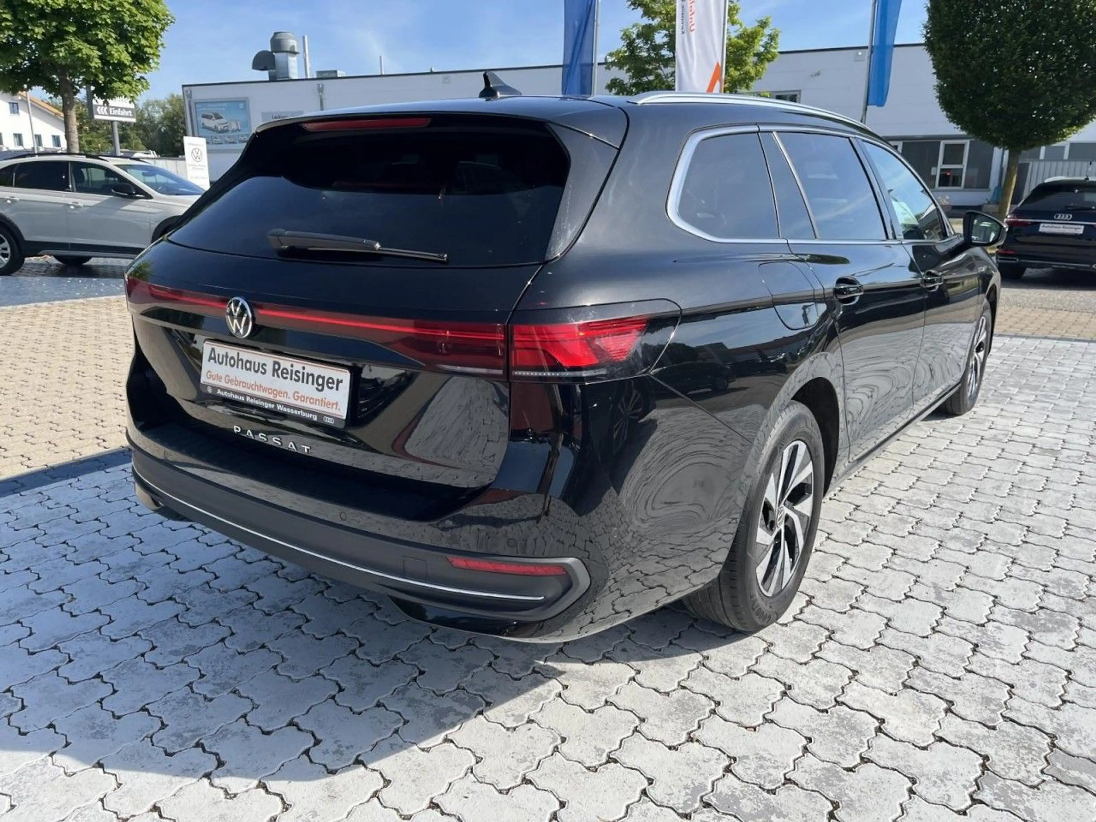 Volkswagen Passat Variant 2.0 TDI Business DSG (LED+NAVI+AH — photo 3