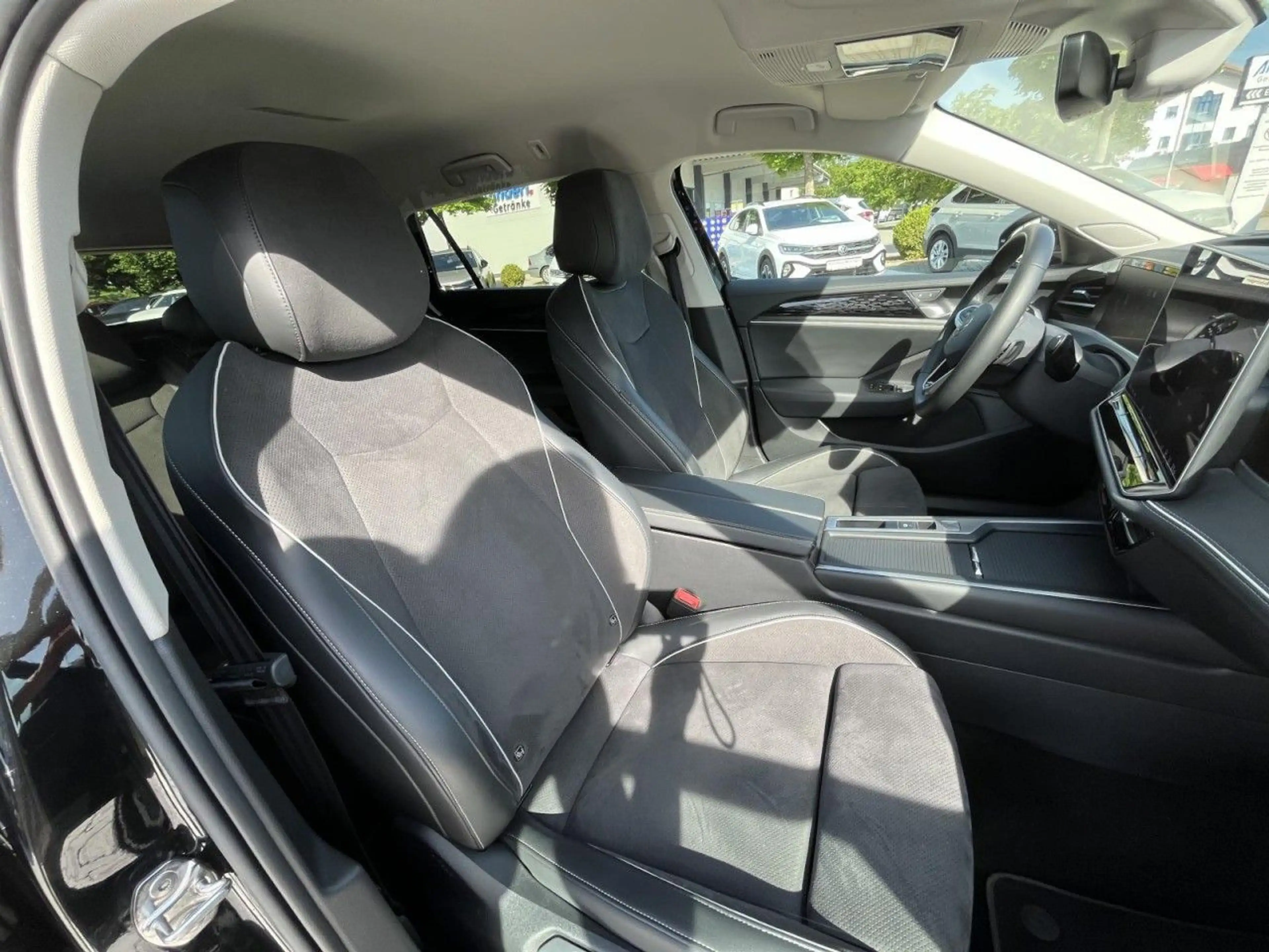 Volkswagen Passat Variant 2.0 TDI Business DSG (LED+NAVI+AH — photo 14