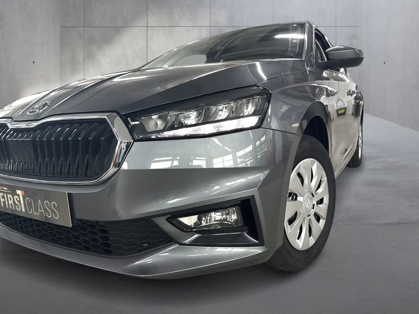 Skoda Fabia Essence Grau - 2