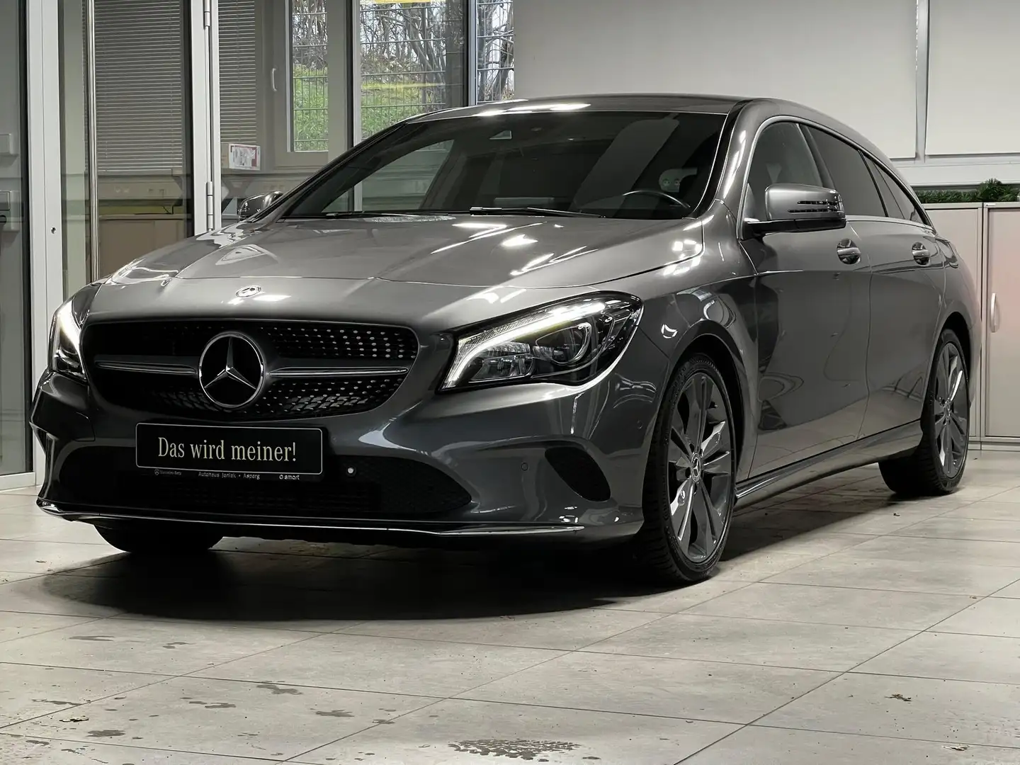 Mercedes-Benz CLA 200 SB Urban STANDHEIZUNG-FB+LED+NAVI+PDC+SH Grau - 1