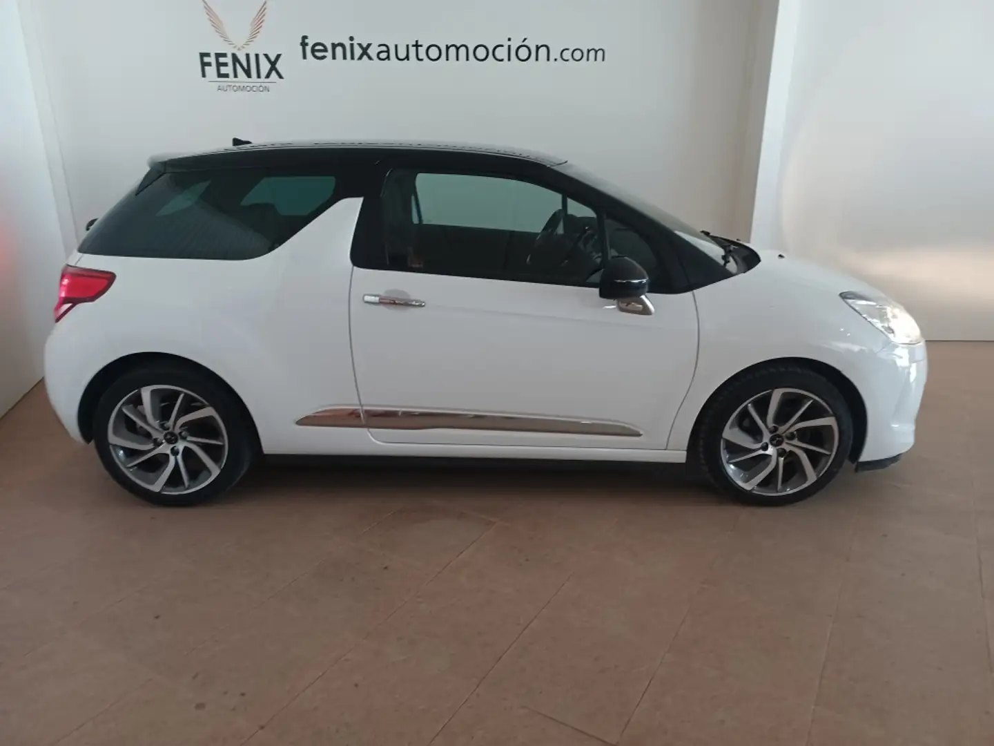 DS Automobiles DS 3 1.6BlueHDi Desire 100 Blanc - 2