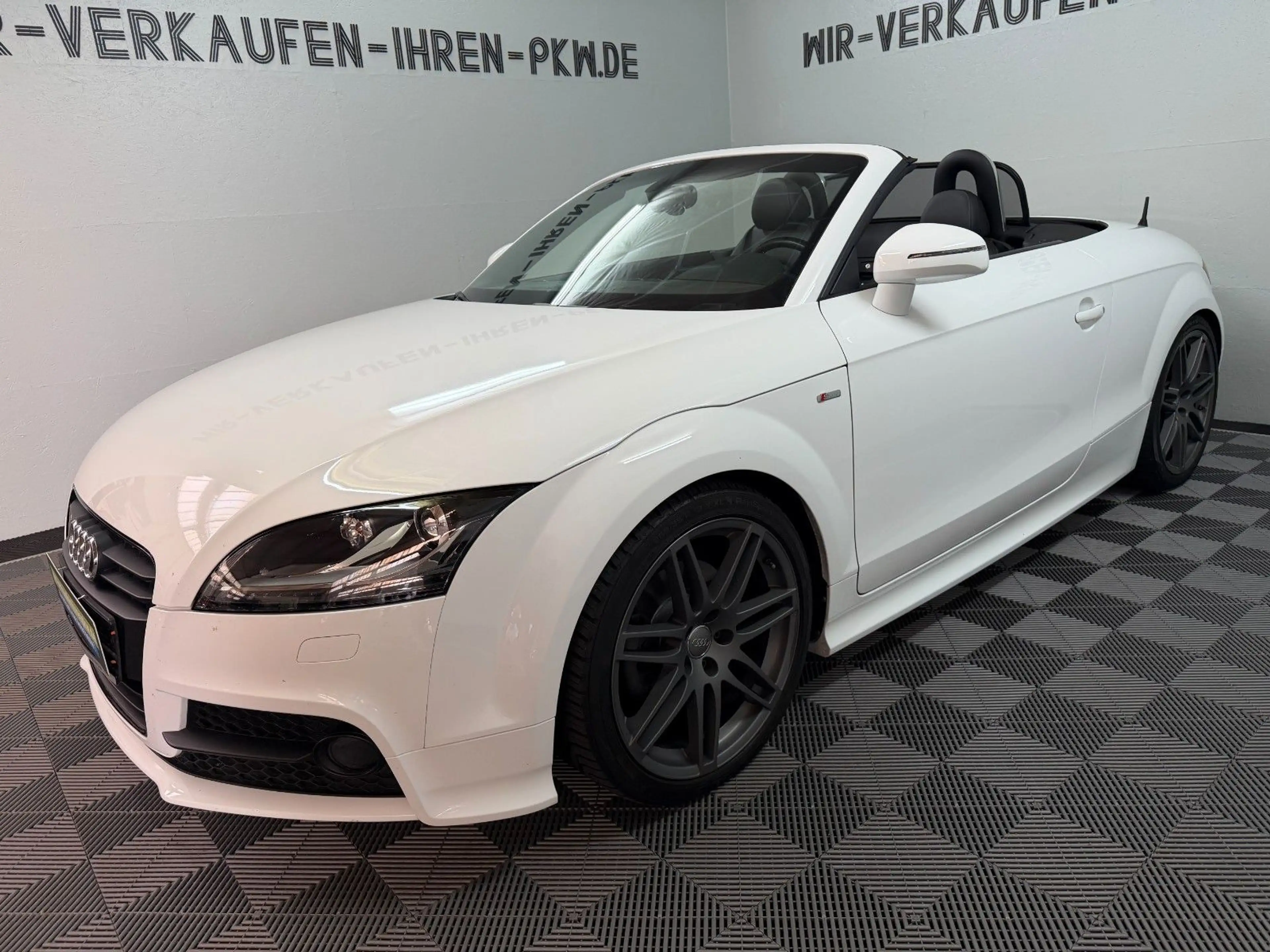 Audi TT 1.8 TFSI Roadster S line Sport + Service NEU — photo 2