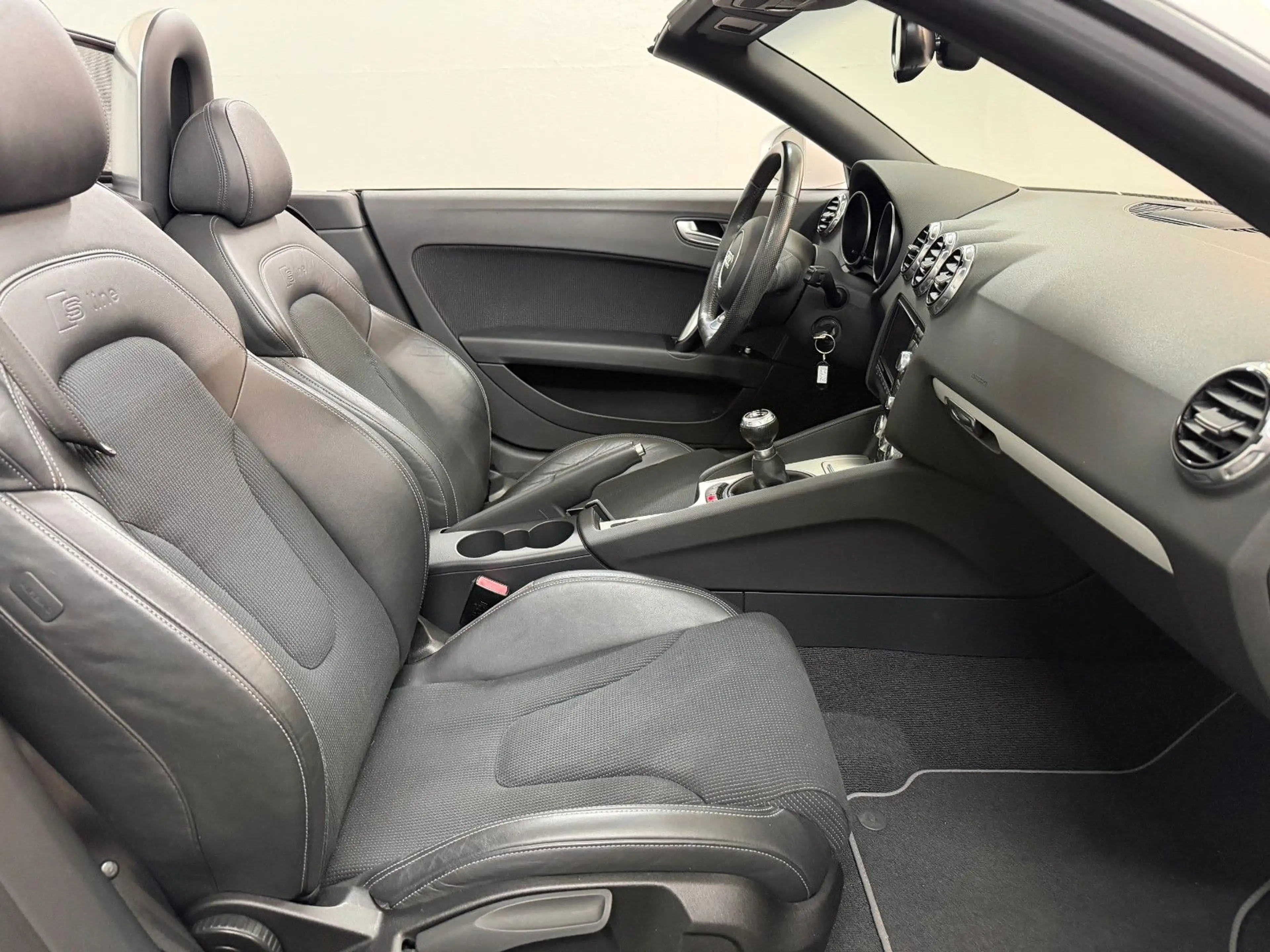 Audi TT 1.8 TFSI Roadster S line Sport + Service NEU — photo 14