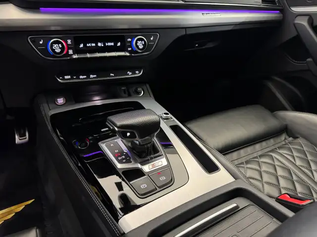 Audi SQ5 view 28