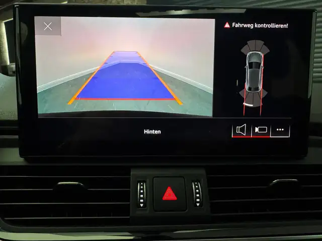 Audi SQ5 view 29