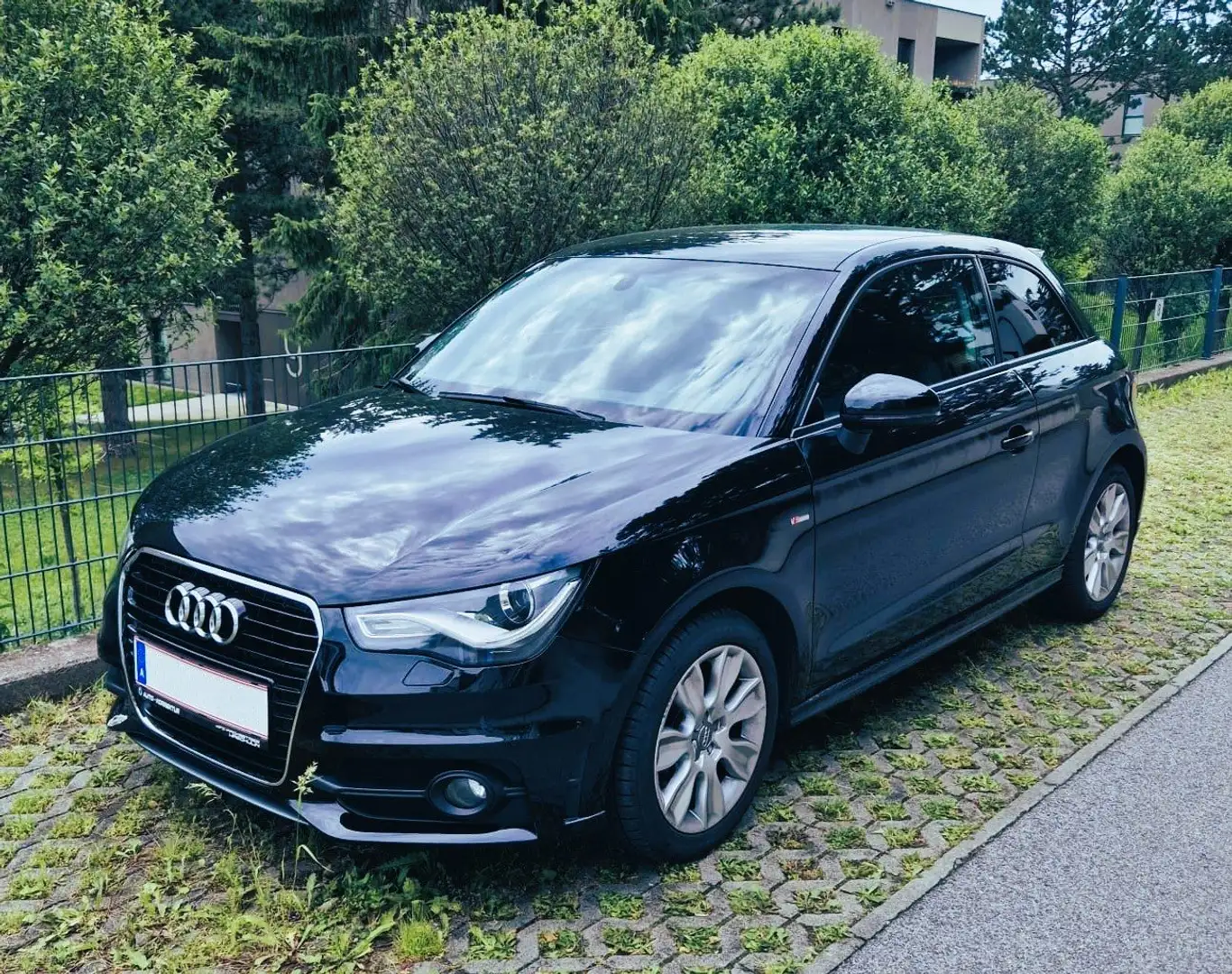 Audi A1 1.2 TFSI Sportback  S line Sportpaket Schwarz - 2