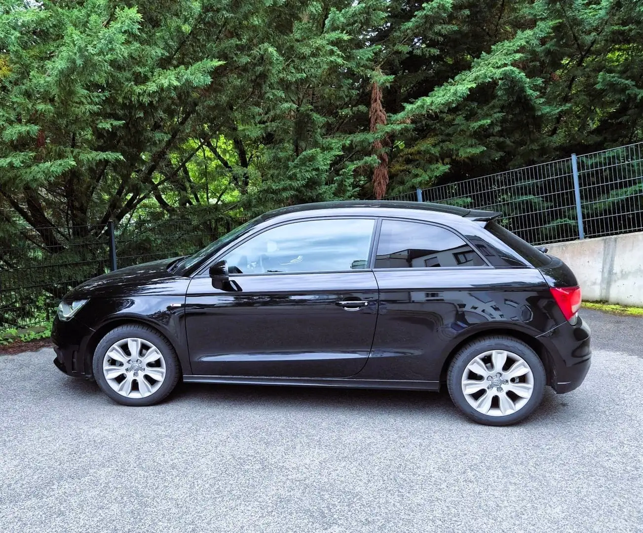 Audi A1 1.2 TFSI Sportback  S line Sportpaket Schwarz - 1