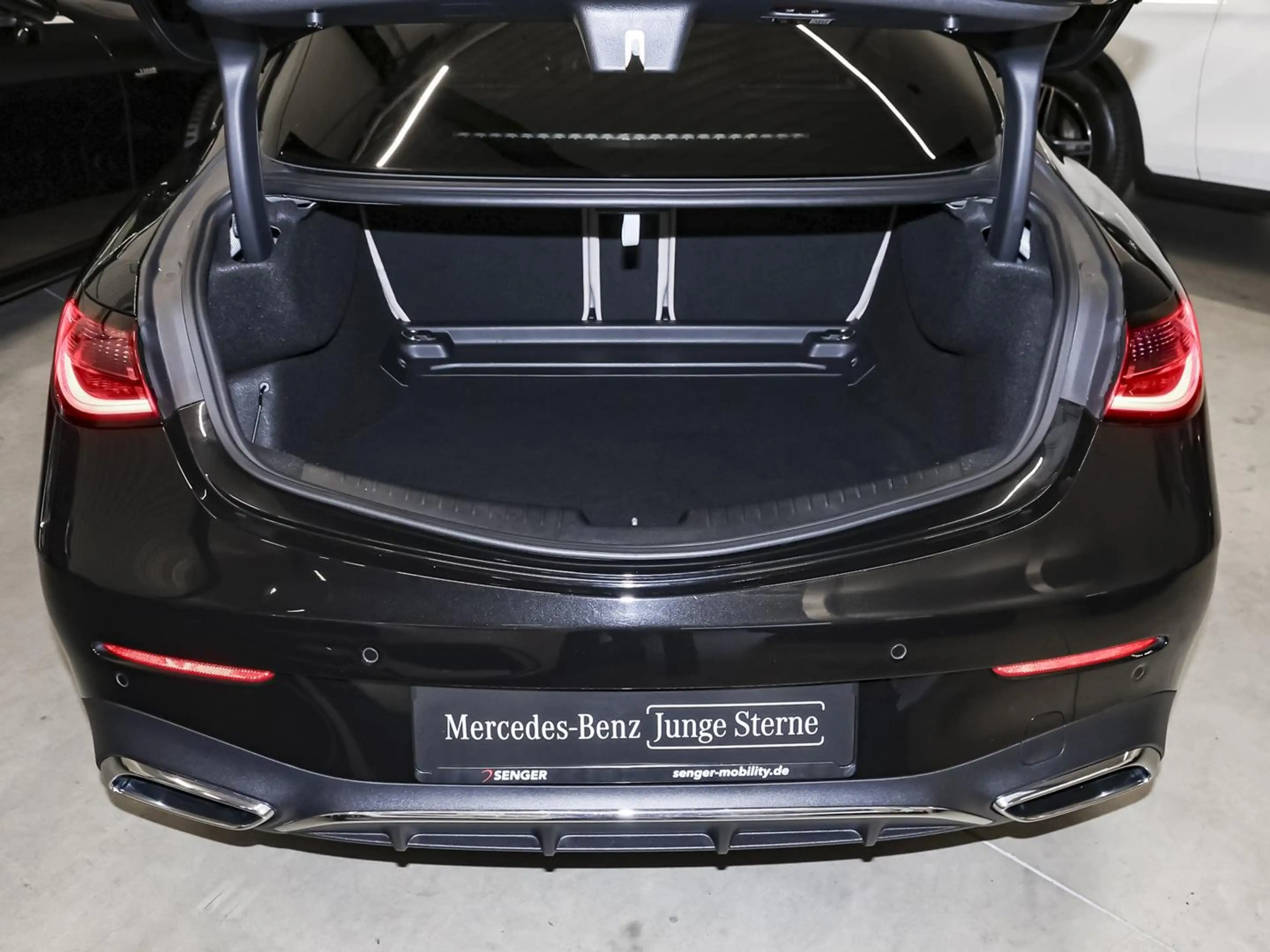 Mercedes-Benz CLE 300 4M AMG Premium Digital-L. Burmester HUD — photo 9