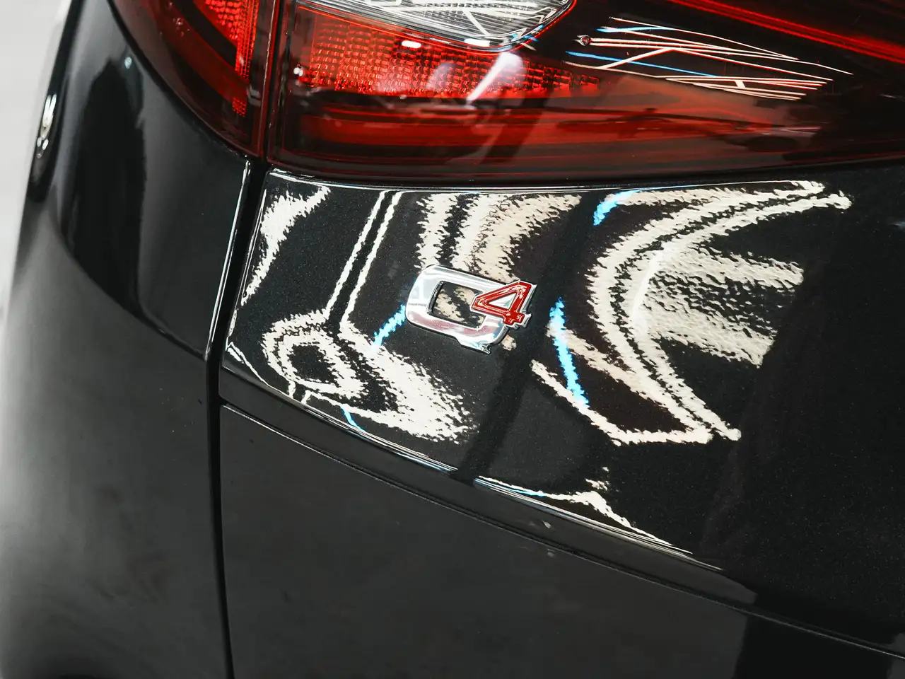Alfa Romeo Stelvio снимка Alfa Romeo Stelvio