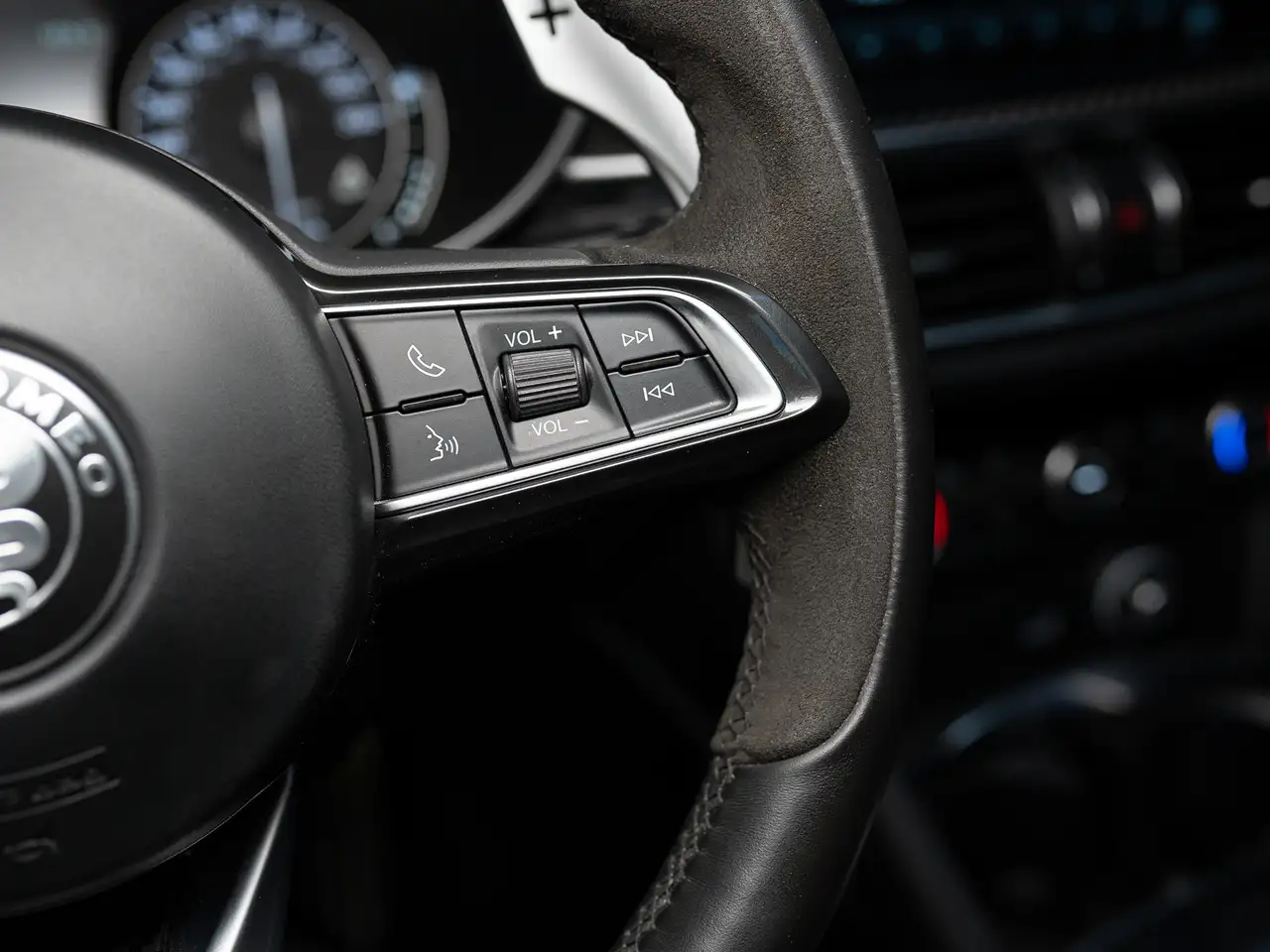 Alfa Romeo Stelvio снимка Alfa Romeo Stelvio