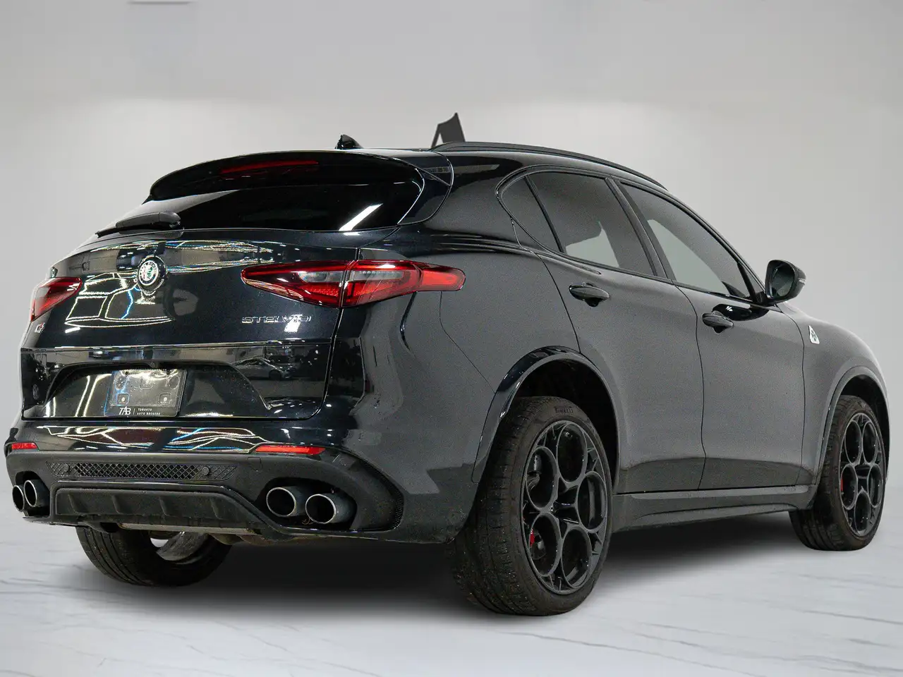 Alfa Romeo Stelvio снимка Alfa Romeo Stelvio