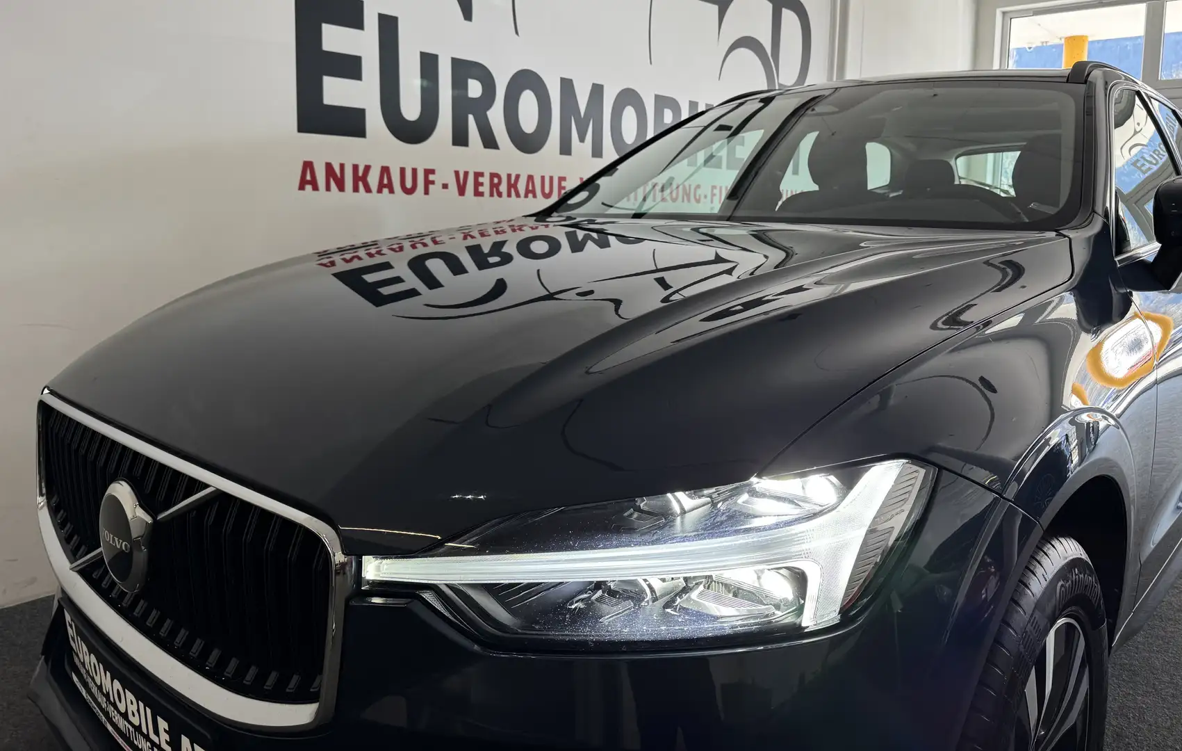 Volvo XC60 Momentum Pro AWD *RFK*TOTW.*Winter-P.*LED*Keyless* Blau - 2