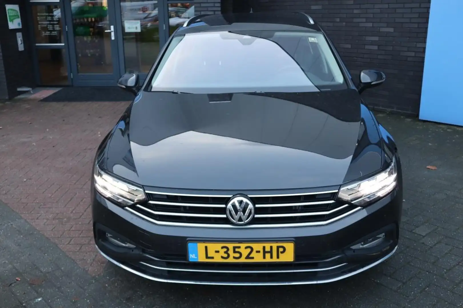 Volkswagen Passat Variant 1.5 TSI Eleg.Bns R Gris - 2
