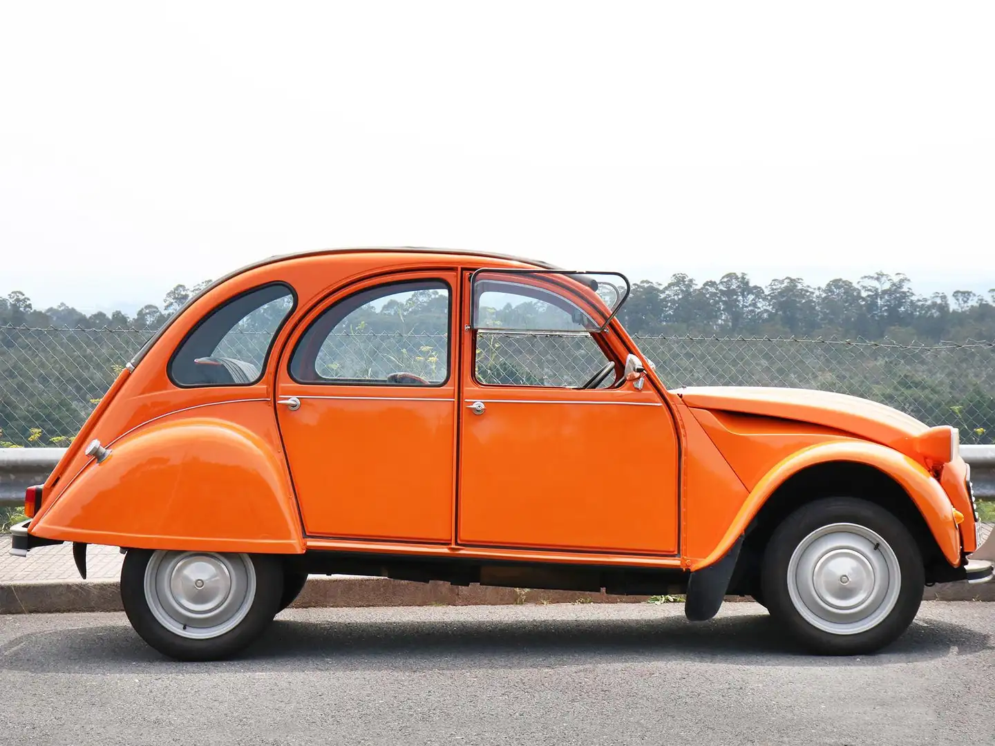 Citroen 2CV 6 Oranj - 1