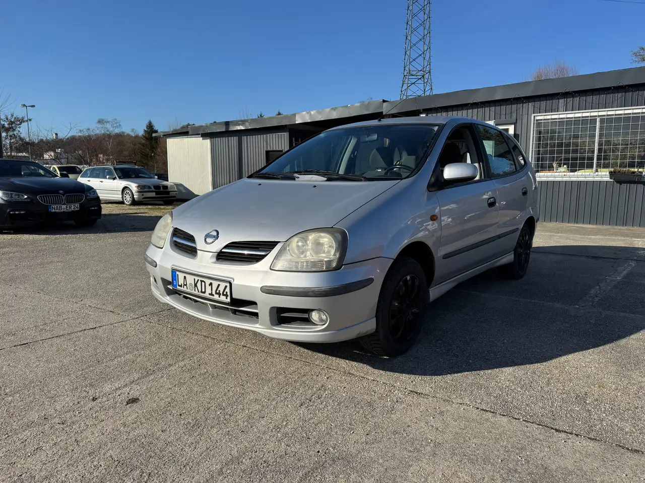 Nissan Almera Tino