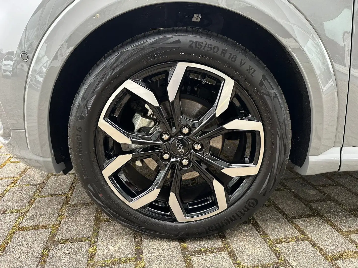 Ford Puma 1,0 Mild-Hybrid EcoBoost ST-Line X Grau - 2