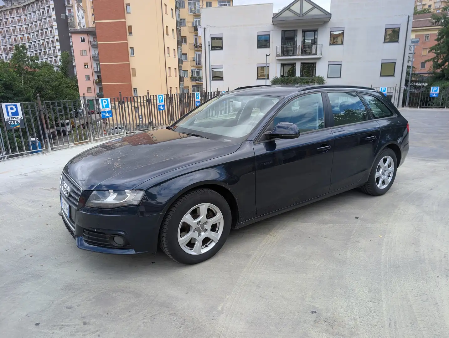 Audi A4 A4 IV 2007 Avant Avant 2.0 tdi Advanced fap Bleu - 1