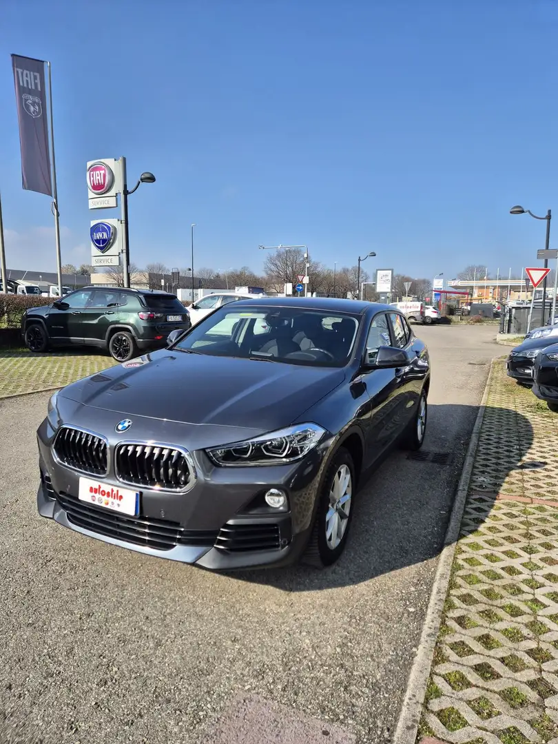 BMW X2 xDrive 18d Business X Automatico Grau - 2