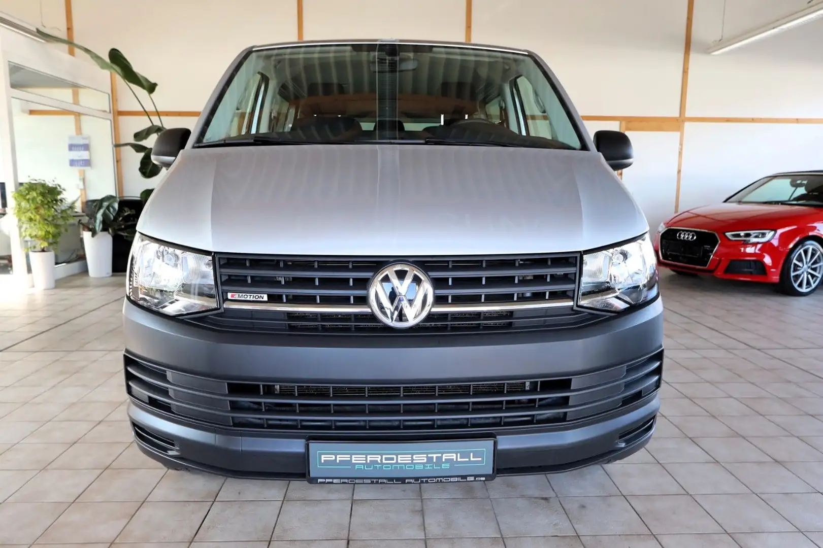 Volkswagen T6 Transporter T6 Kombi 2.0 TDI 4Motion WOMO Betteinbau STHZ Stříbrná - 2