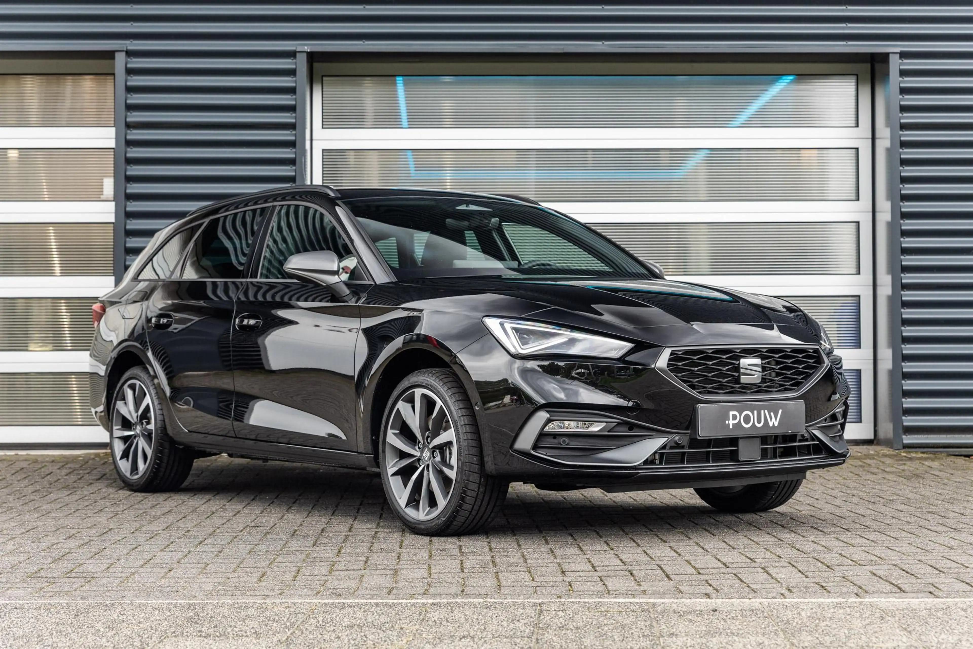 SEAT Leon e-Hybrid Sportstourer 1.5 TSI 204pk FR Business | 18" Velge — photo 8