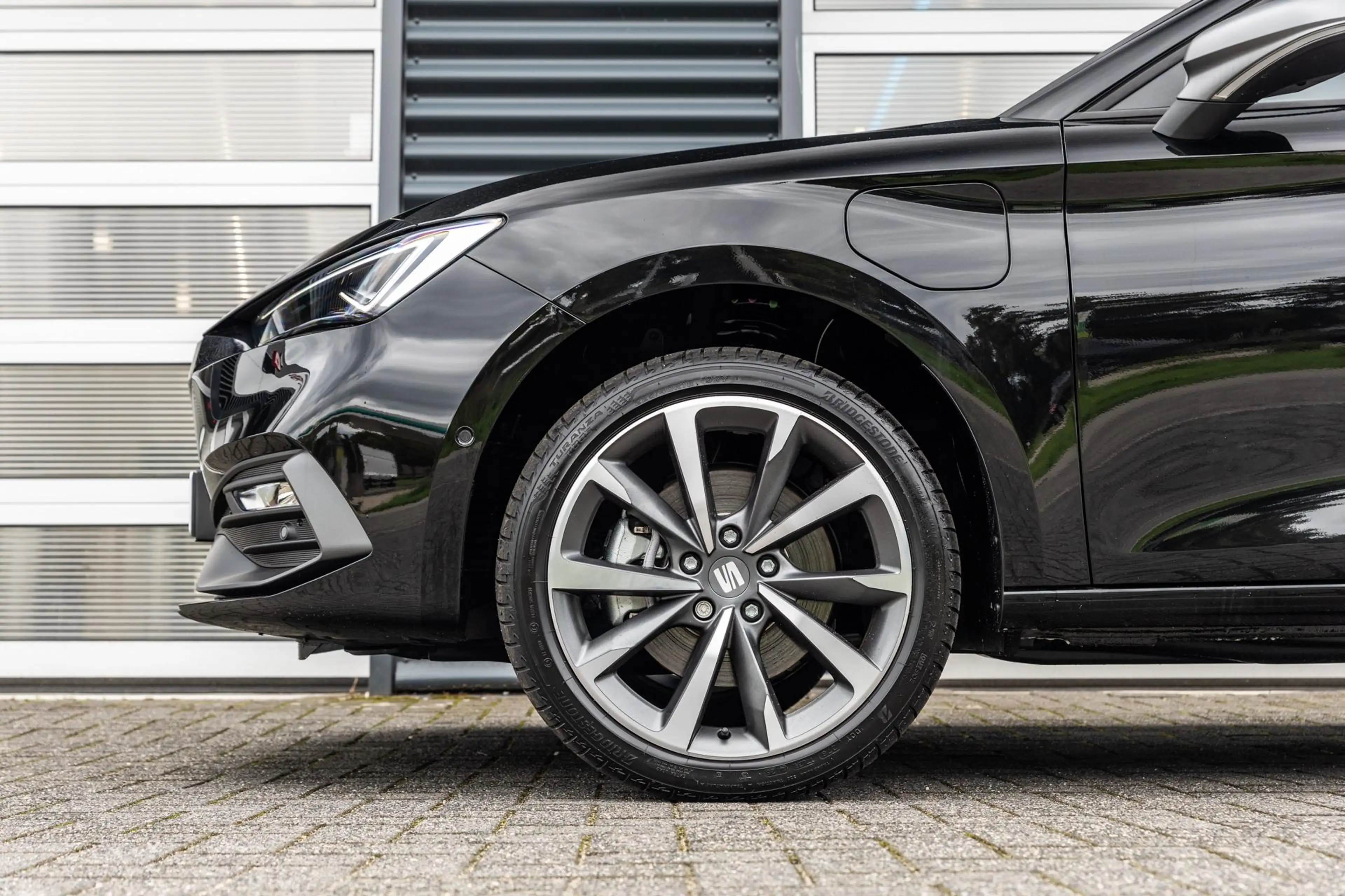 SEAT Leon e-Hybrid Sportstourer 1.5 TSI 204pk FR Business | 18" Velge — photo 12