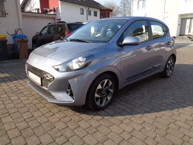 Hyundai i10 1.2 Autom Trend Navi Kamera Sitz Lenkr Heiz