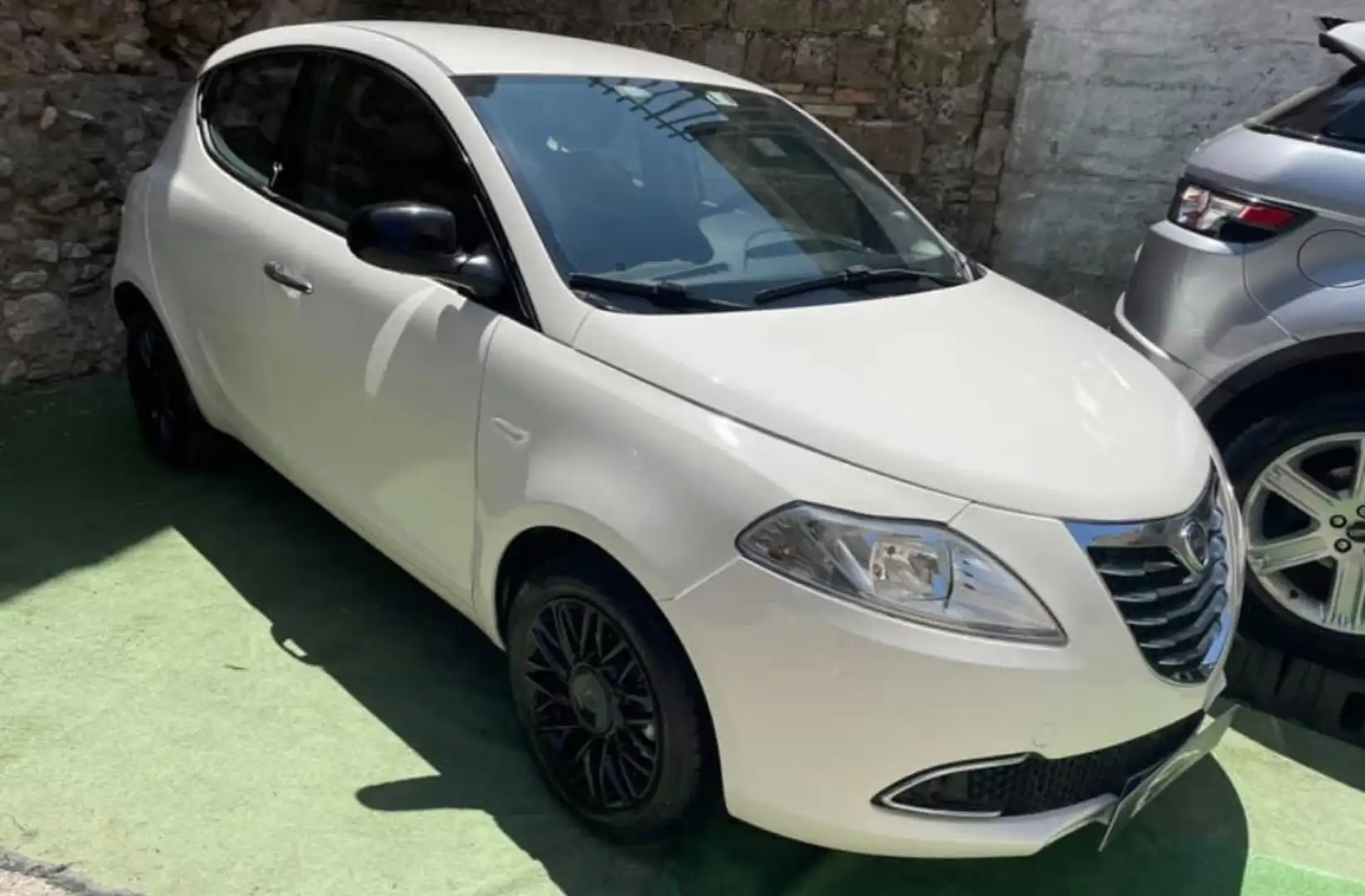 Lancia Ypsilon 0.9 t.air Gold  metano 80cv Blanco - 2