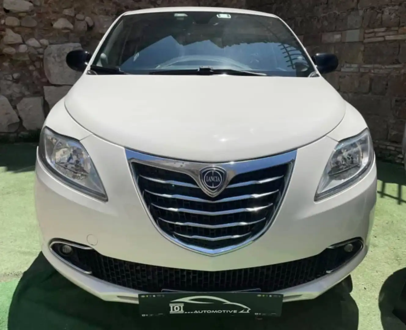 Lancia Ypsilon 0.9 t.air Gold  metano 80cv Blanco - 1