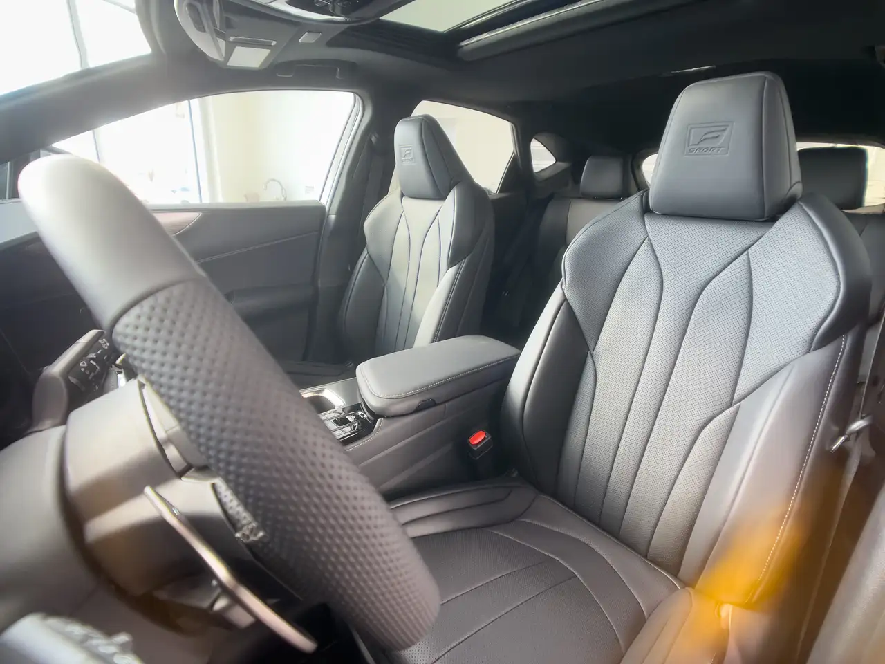 Lexus NX снимка Lexus NX