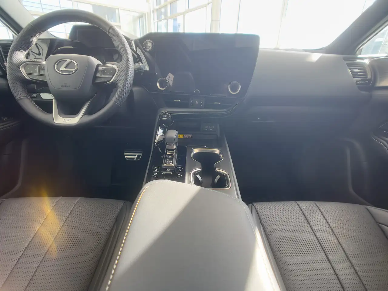 Lexus NX снимка Lexus NX