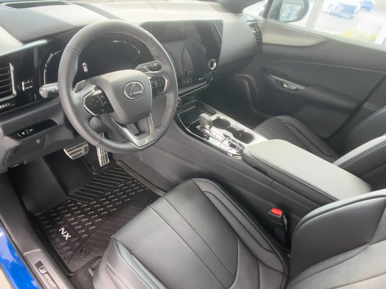 Lexus NX снимка Lexus NX