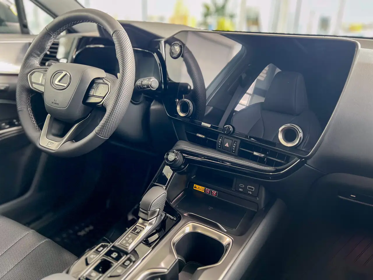 Lexus NX снимка Lexus NX