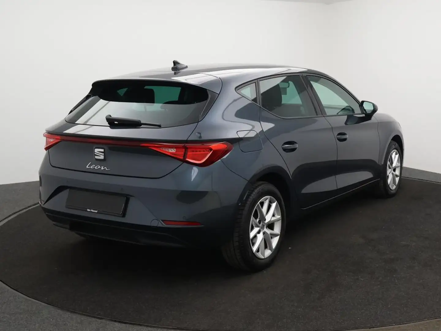 SEAT Leon 1.0TSI Style *NAVI * BLTH * PDC * DIGITAL DASHBOAR Grau - 2