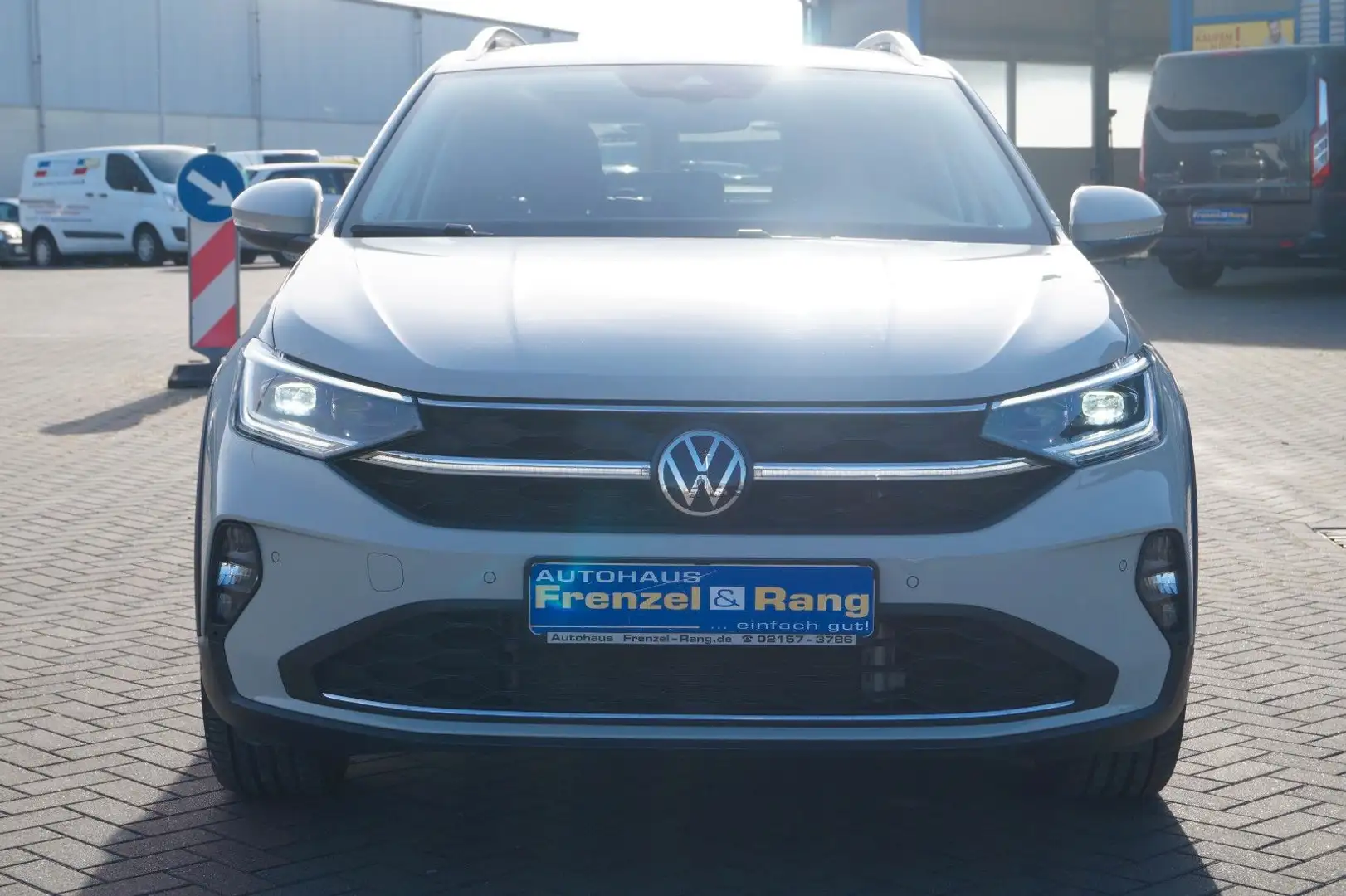 Volkswagen Taigo Style *Kamera*ACC*Lane*Navi*IQLight*APP* Grau - 2