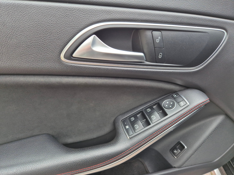 Mercedes-Benz CLA 45 AMG @ SERVICARS LASNE - Mercedes CLA 45 AMG 4-Matic — photo 9