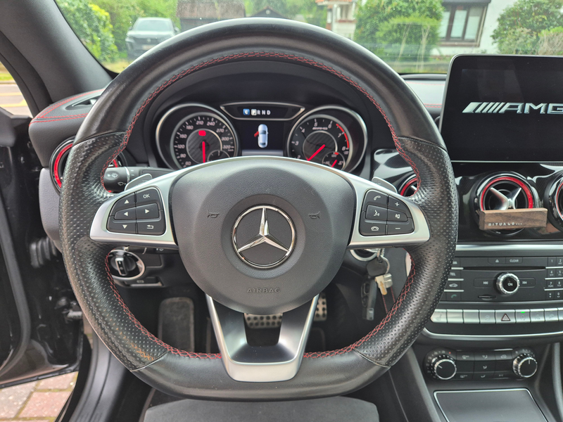 Mercedes-Benz CLA 45 AMG @ SERVICARS LASNE - Mercedes CLA 45 AMG 4-Matic — photo 11