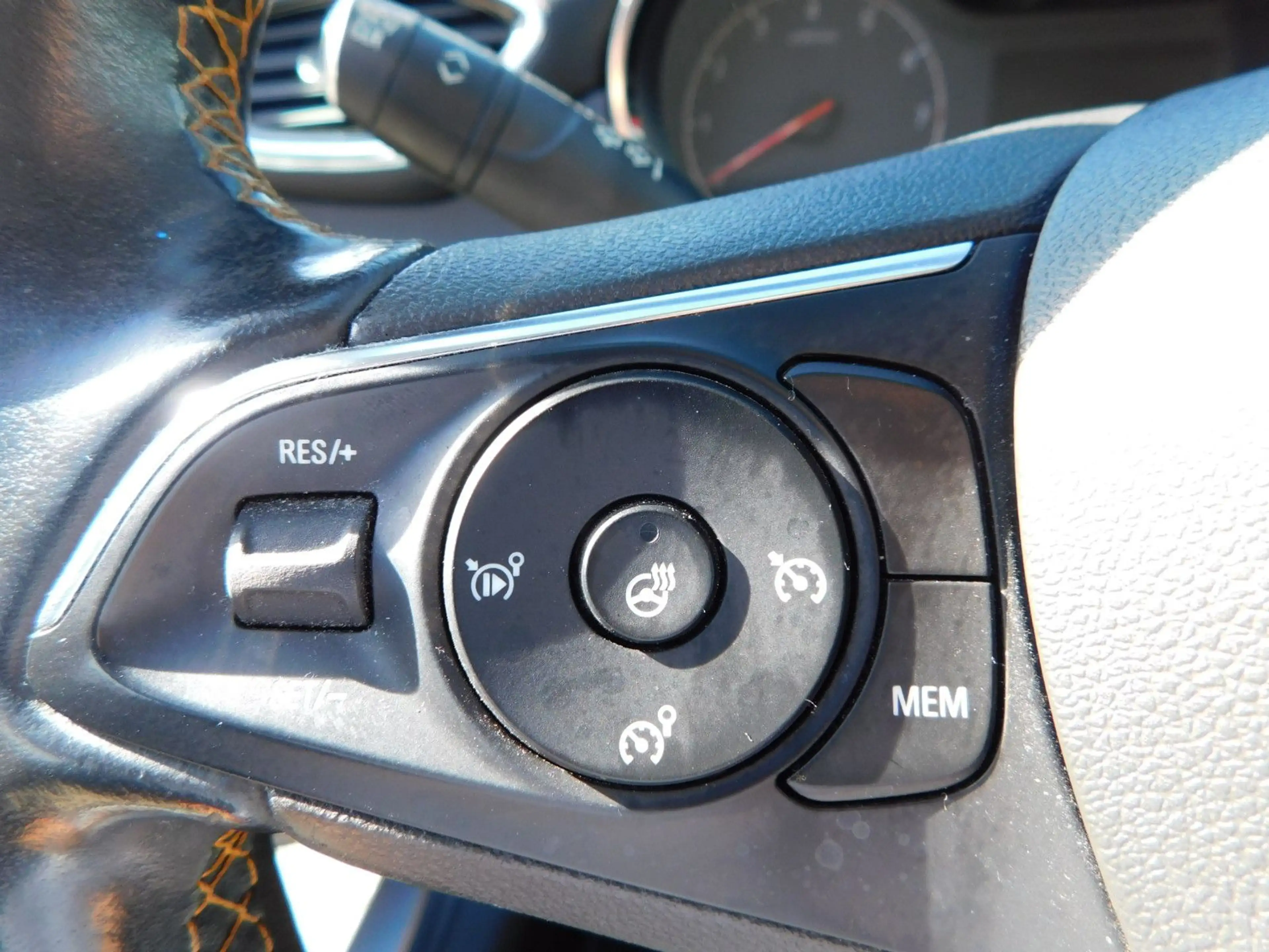 Opel Crossland X INNOVATION — photo 13