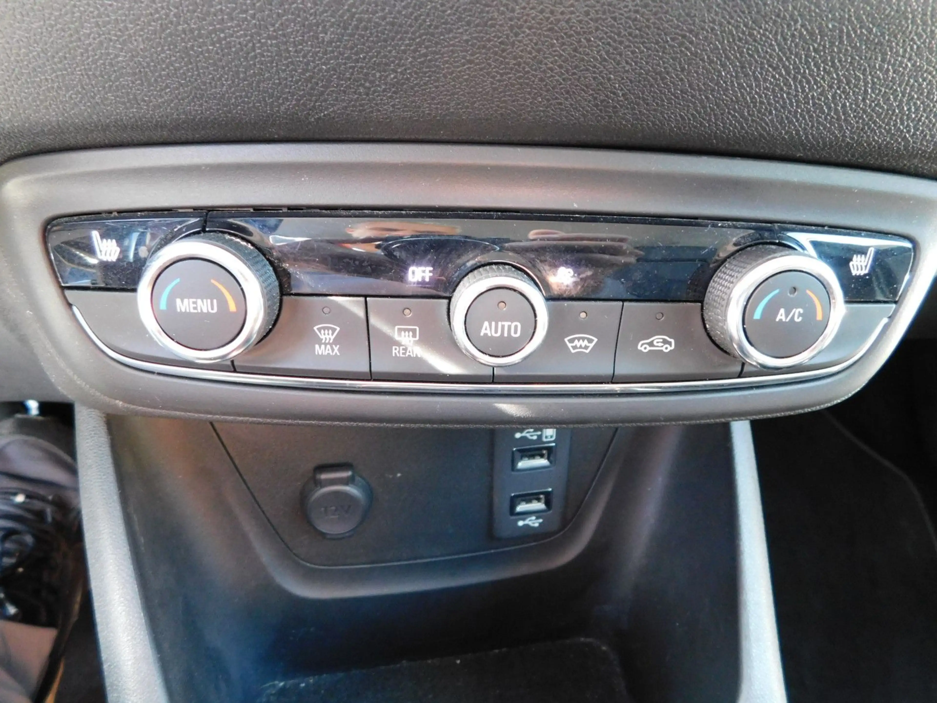 Opel Crossland X INNOVATION — photo 15
