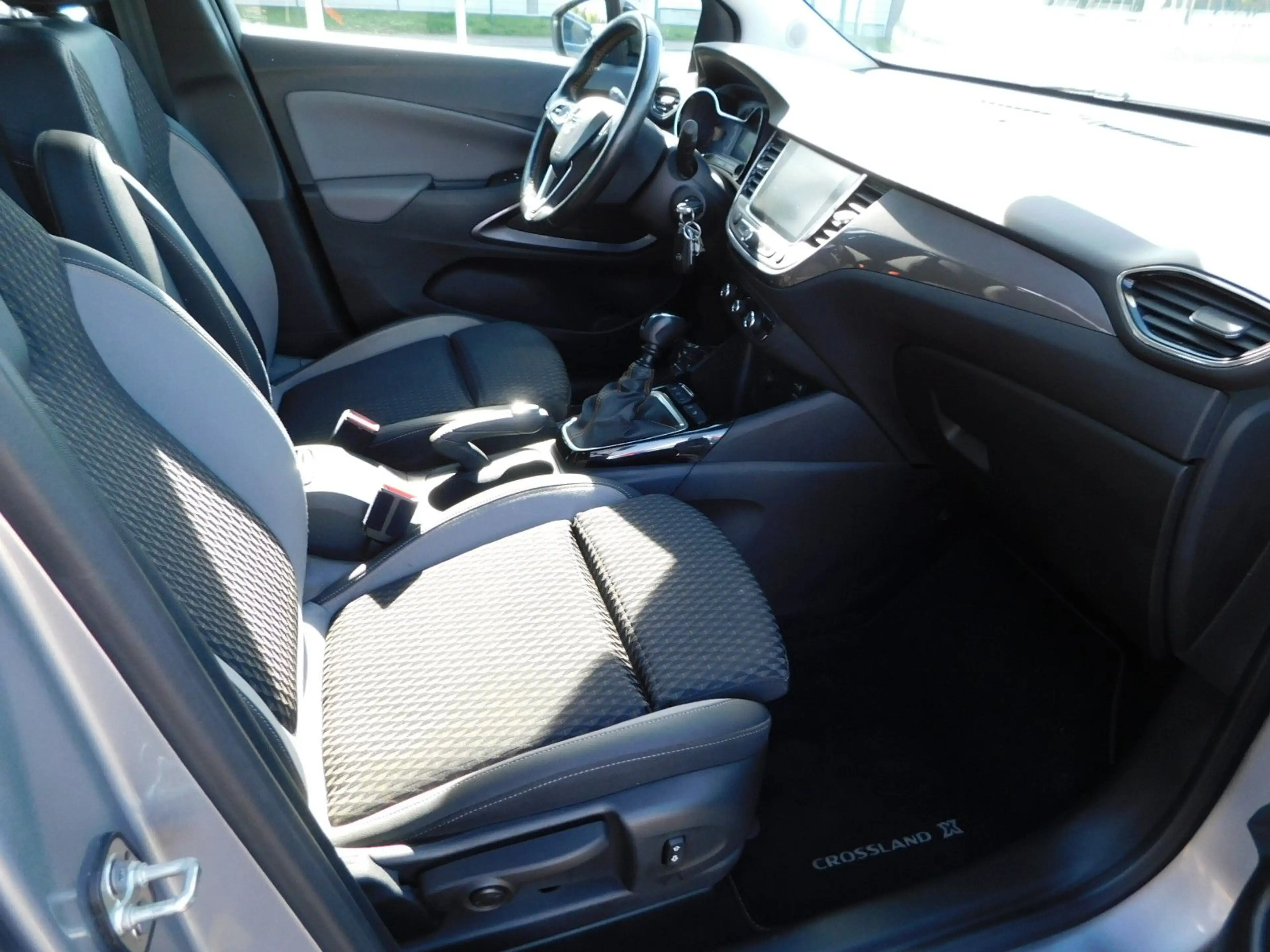 Opel Crossland X INNOVATION — photo 9