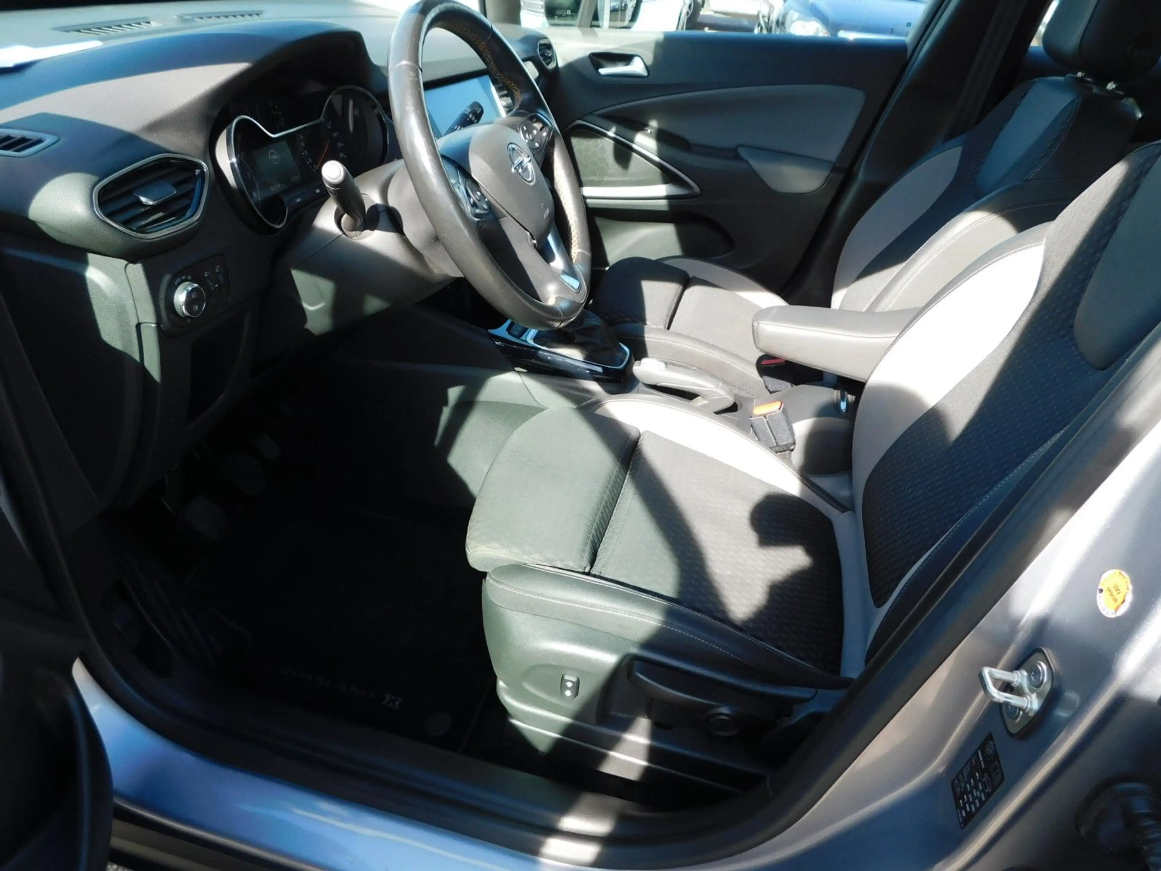 Opel Crossland X INNOVATION — photo 11
