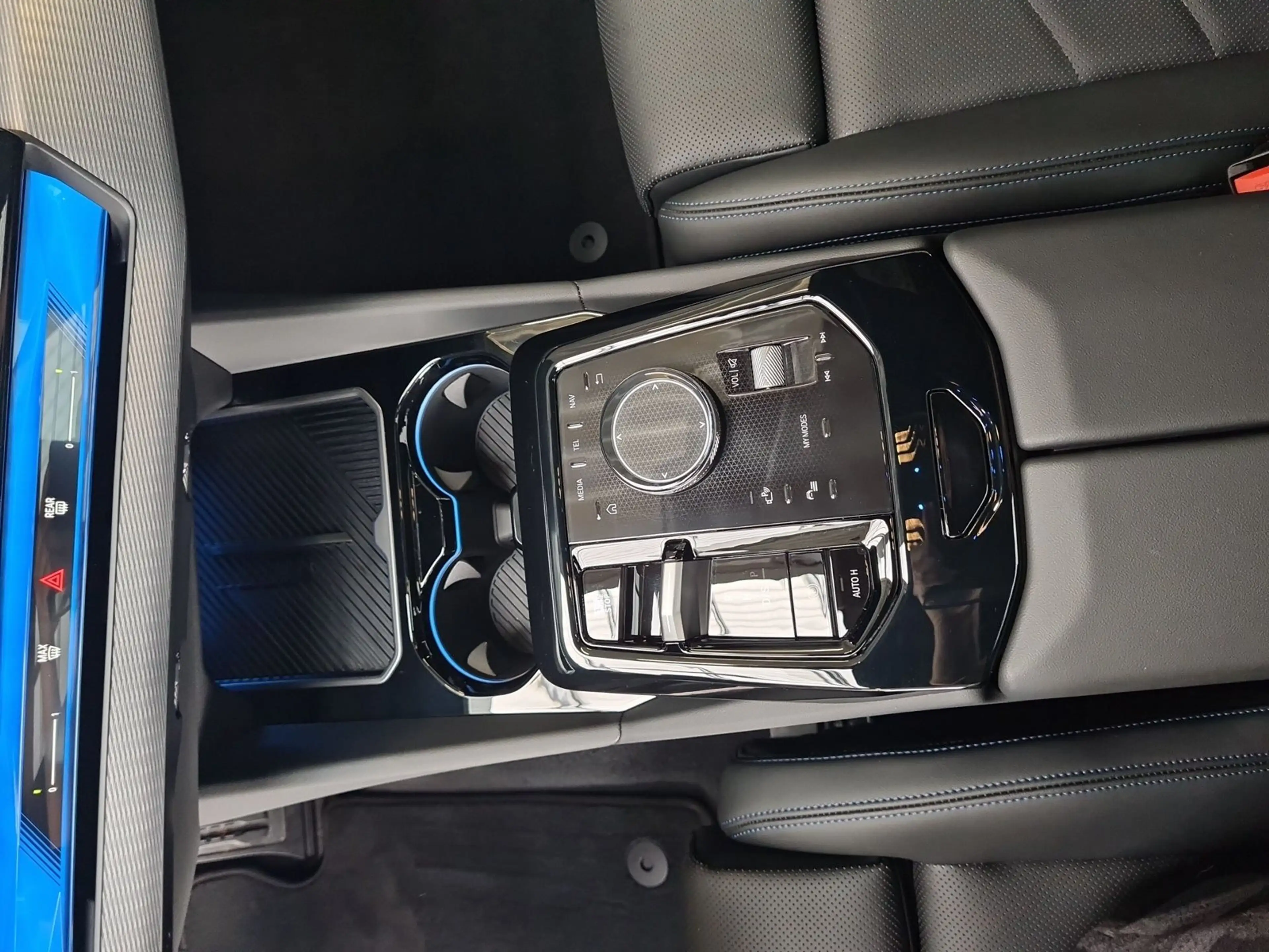 BMW 520 d xDrive Touring M-Sport Pro AHK Pano Head-Up uvm. — photo 15
