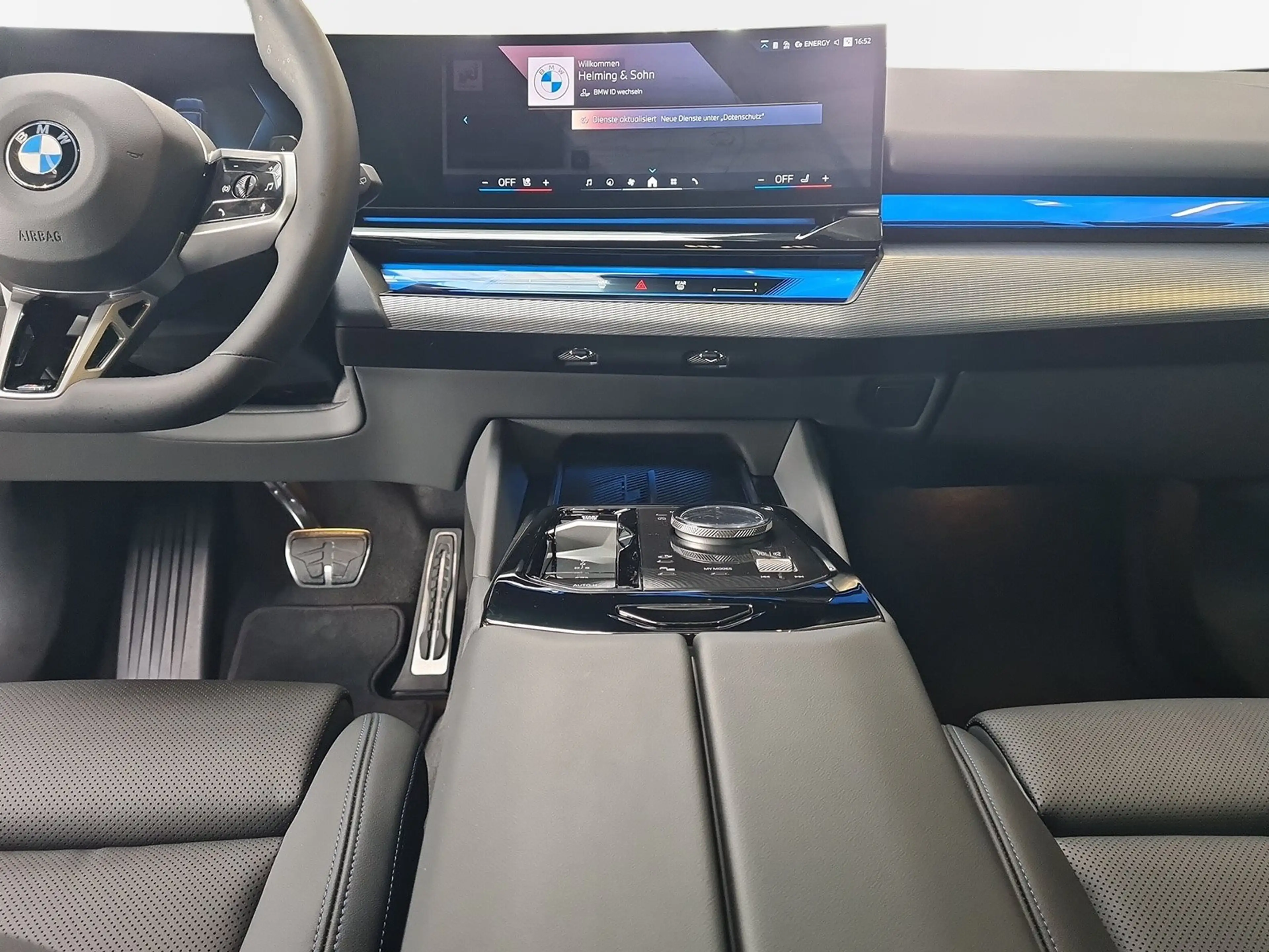 BMW 520 d xDrive Touring M-Sport Pro AHK Pano Head-Up uvm. — photo 9