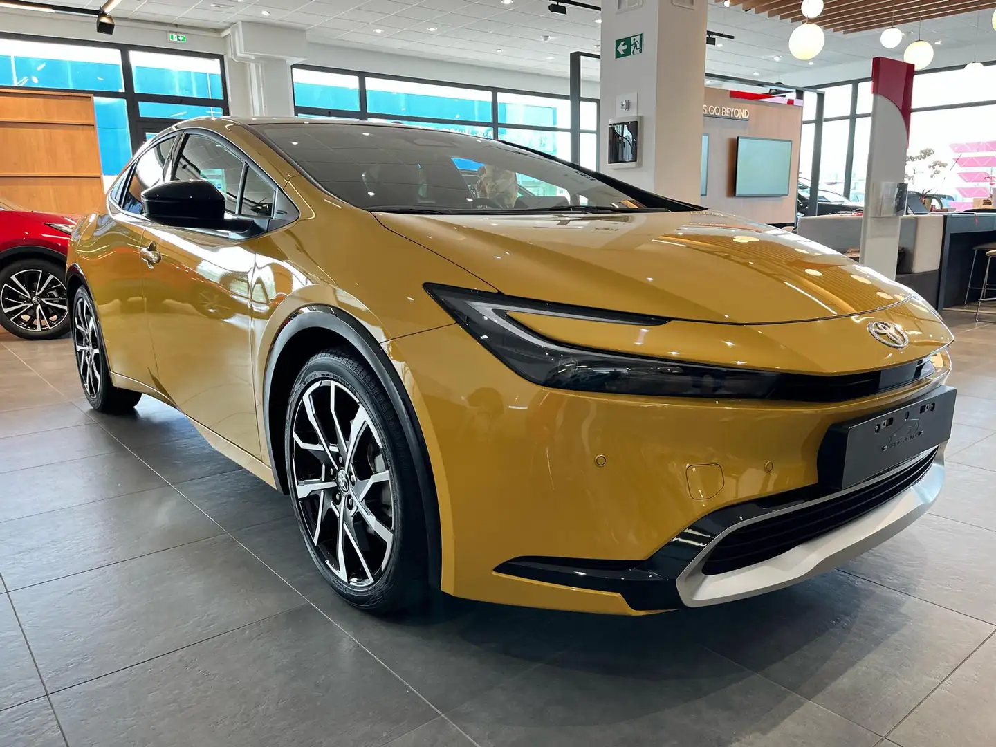 Toyota Prius Prius 2.0 phev Lounge Oro - 2